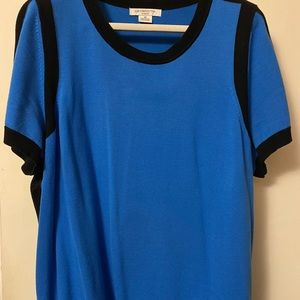 Women’s BLUE TOP WITH BLACK TRIM SHORT SLEEVES 2X